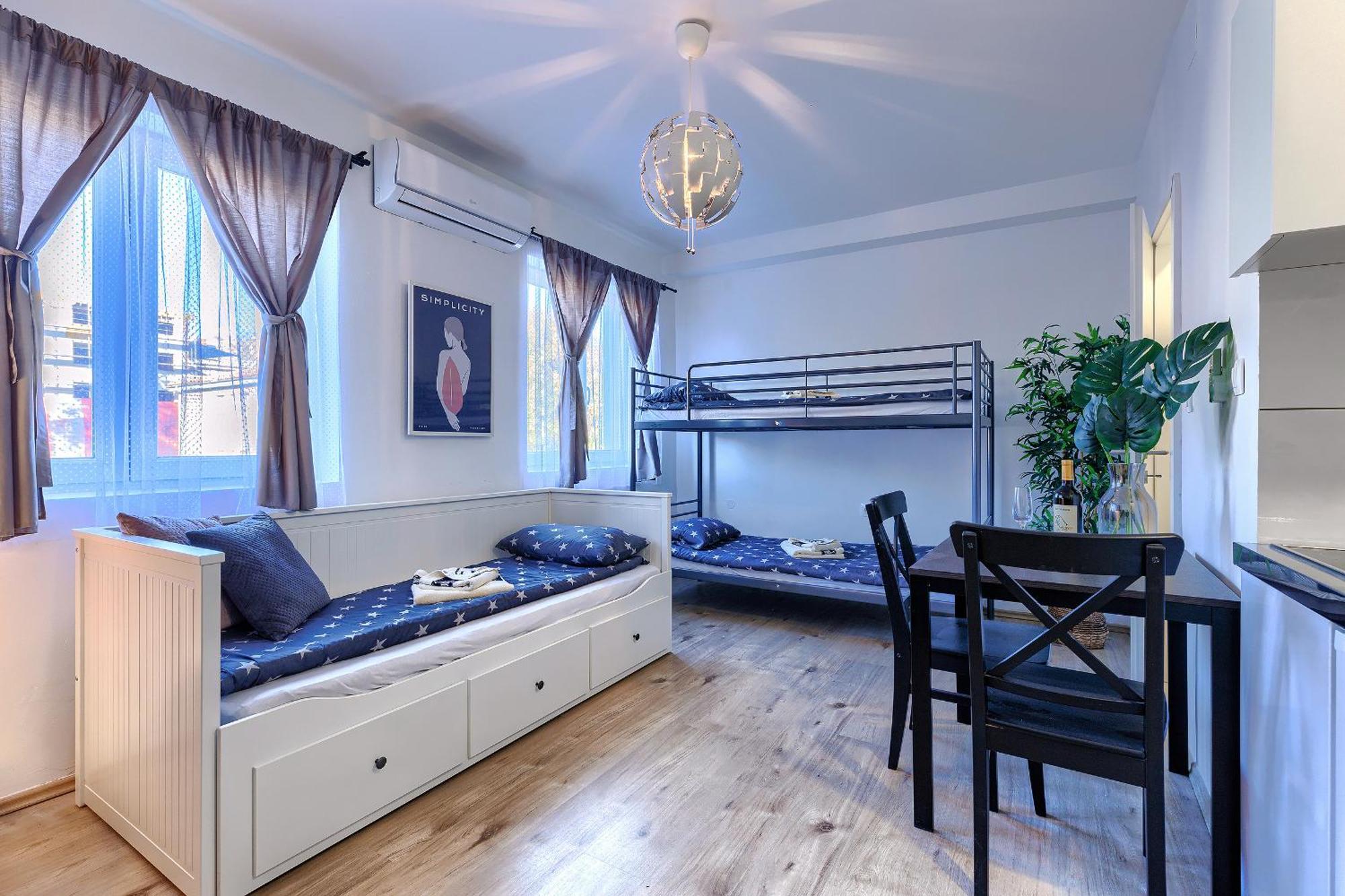 Monte Zaro Hostel Pula Luaran gambar