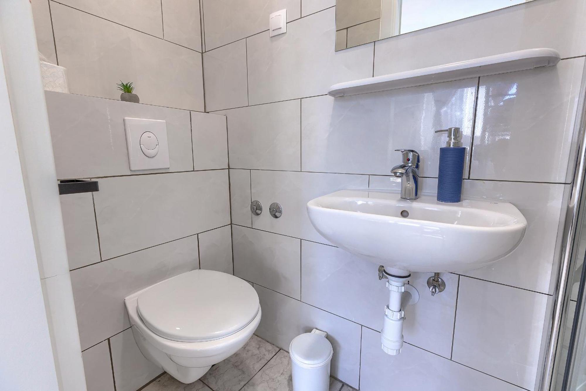 Monte Zaro Hostel Pula Luaran gambar